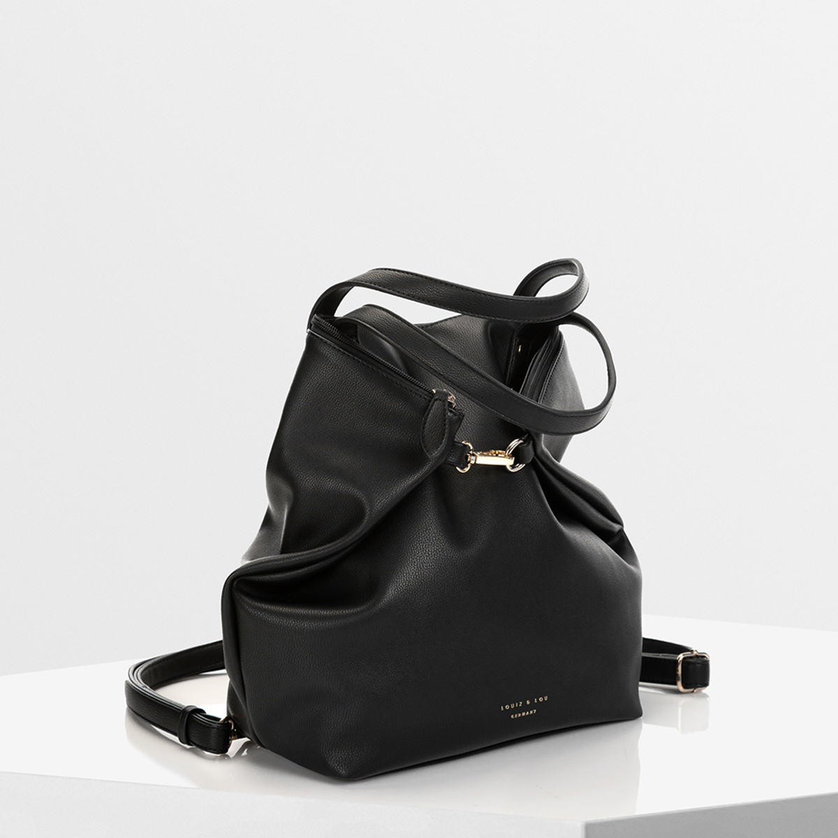 Wandlungskünstler Hommage von Louiz&Lou - Shopper, Schultertasche, Rucksack in schwarz - 2834-60 Wandlungskünstler Hommage von Louiz&Lou - Shopper, Schultertasche, Rucksack in schwarz - 2834-60
